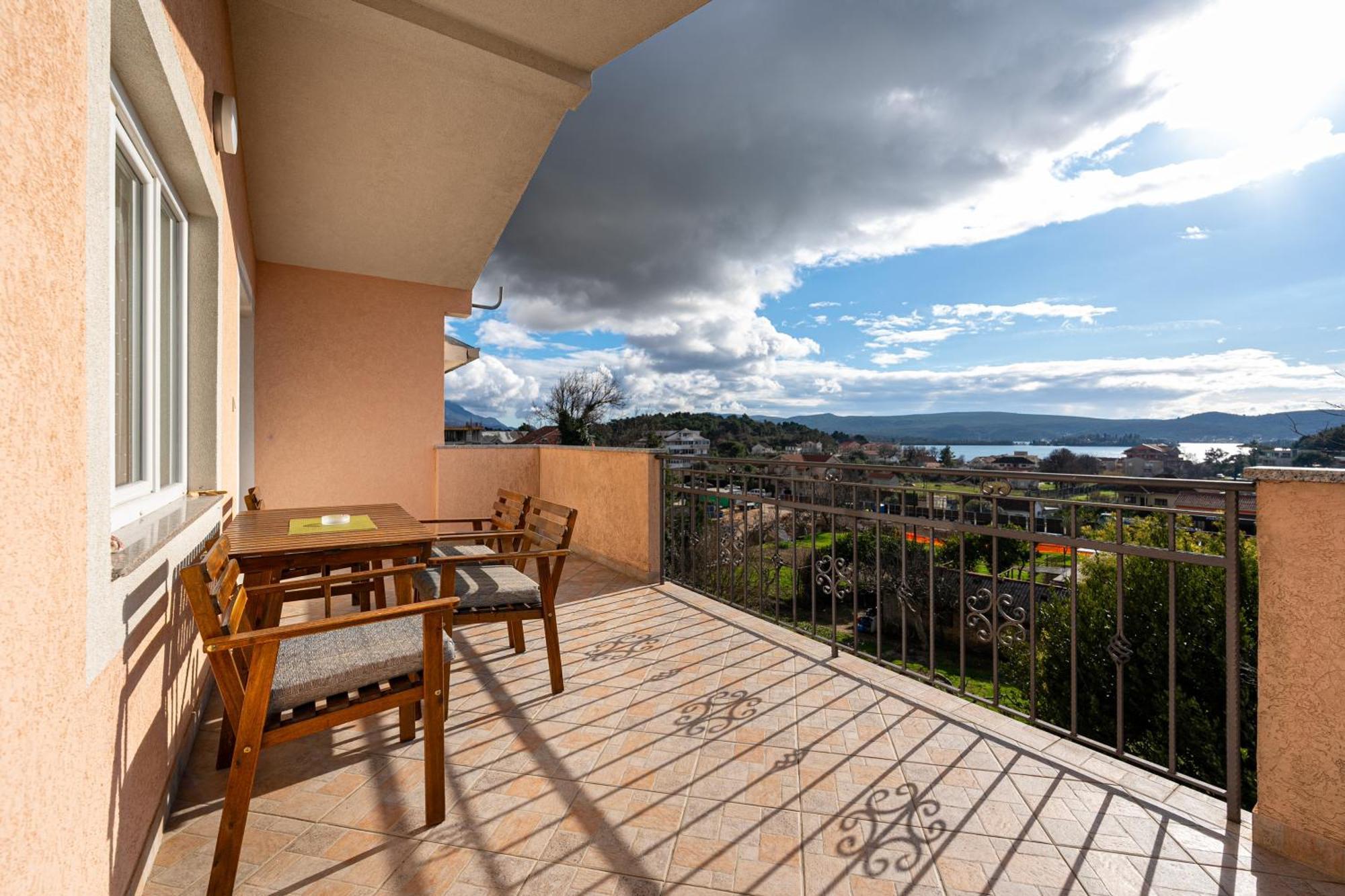 Vladivostok Apartments Tivat Exterior foto